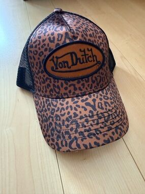 Von Dutch Leopard-Print Trucker Hat in Brown and Black